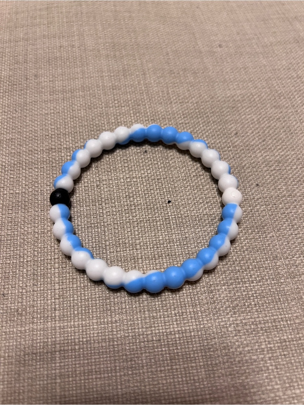 Lokai UNC Blue and White Beaded Stretch Bracelet